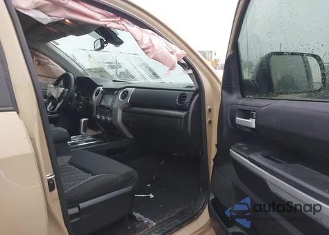 2019 Toyota Tundra Sr5 5.7L V8 из США, поврежденный, VIN 5TFDW5F1XKX820786